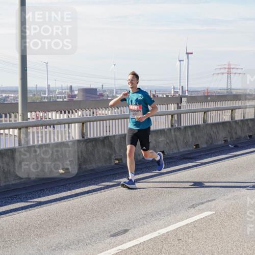 03.10.2025 - Köhlbrandbrückenlauf Michael Burmester http://msf.ph/oto/9074811 03.10.2025 12:40:12 Position 2  meine-sportfotos.de