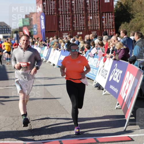 03.10.2025 - Köhlbrandbrückenlauf Jannik Wohlers http://msf.ph/oto/9074816 03.10.2025 13:16:21 Ziel 4144, 4317, 4347, 4414, 4563, 4586, 4696, 4928, 4952, 5032, 5068, 5498, 5684, 5806, 5836, 5983, 6761, 6771 meine-sportfotos.de
