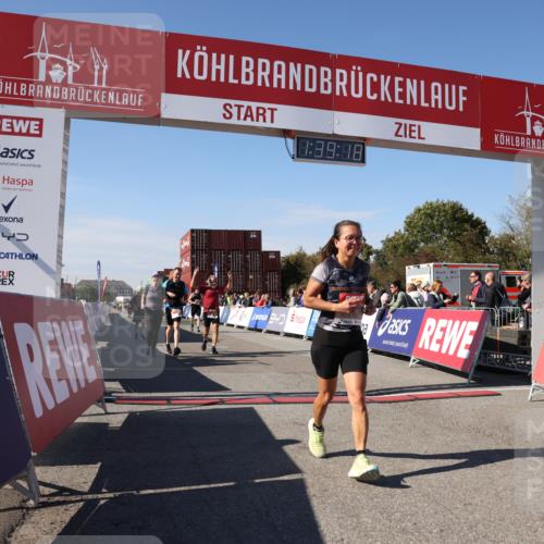 03.10.2025 - Köhlbrandbrückenlauf Lena Gebhardt http://msf.ph/oto/9074833 03.10.2025 13:39:19 Ziel 4531, 4789, 5111, 5741, 5745, 5766, 5988, 5989, 5998, 6560 meine-sportfotos.de
