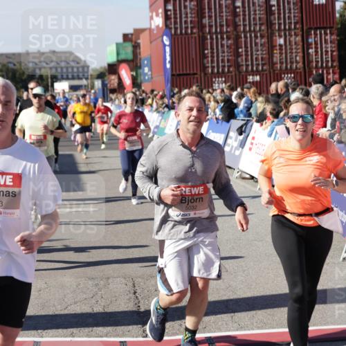 03.10.2025 - Köhlbrandbrückenlauf Jannik Wohlers http://msf.ph/oto/9074862 03.10.2025 13:16:21 Ziel 4144, 4317, 4347, 4414, 4563, 4586, 4696, 4928, 4952, 5032, 5068, 5498, 5684, 5806, 5836, 5983, 6761, 6771 meine-sportfotos.de