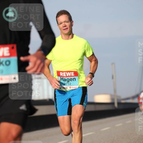03.10.2025 - Köhlbrandbrückenlauf Jannik Wohlers http://msf.ph/oto/9074870 03.10.2025 09:40:49 Position 3 3269, 3712 meine-sportfotos.de
