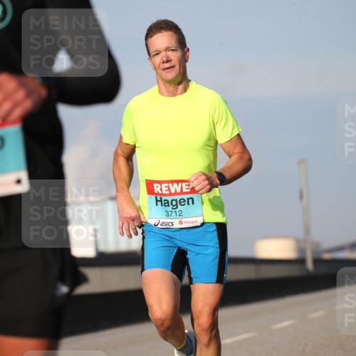 03.10.2025 - Köhlbrandbrückenlauf Jannik Wohlers http://msf.ph/oto/9074873 03.10.2025 09:40:49 Position 3 3269, 3712 meine-sportfotos.de