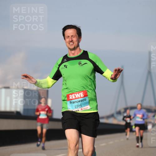 03.10.2025 - Köhlbrandbrückenlauf Jannik Wohlers http://msf.ph/oto/9074906 03.10.2025 09:41:00 Position 3 2705 meine-sportfotos.de