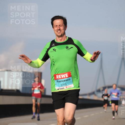 03.10.2025 - Köhlbrandbrückenlauf Jannik Wohlers http://msf.ph/oto/9074908 03.10.2025 09:41:00 Position 3 2705 meine-sportfotos.de