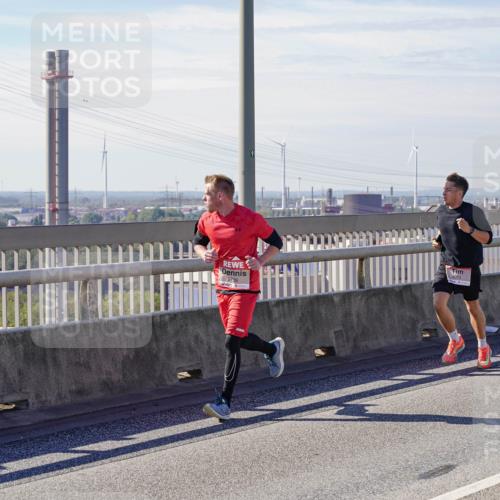 03.10.2025 - Köhlbrandbrückenlauf Michael Burmester http://msf.ph/oto/9074911 03.10.2025 12:40:20 Position 2 5739 meine-sportfotos.de