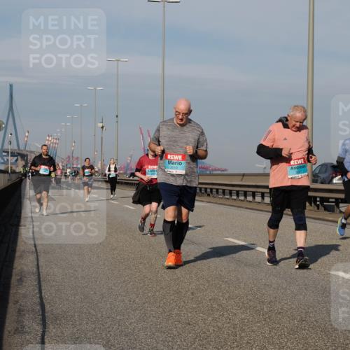 03.10.2025 - Köhlbrandbrückenlauf Fabian Wolf http://msf.ph/oto/9074913 03.10.2025 10:14:29 Position 3 2513, 3097 meine-sportfotos.de