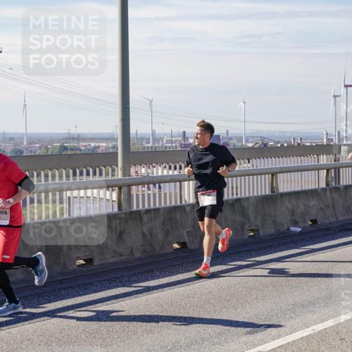 03.10.2025 - Köhlbrandbrückenlauf Michael Burmester http://msf.ph/oto/9074919 03.10.2025 12:40:21 Position 2 5739 meine-sportfotos.de