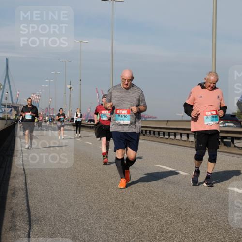03.10.2025 - Köhlbrandbrückenlauf Fabian Wolf http://msf.ph/oto/9074924 03.10.2025 10:14:29 Position 3 2513, 3097, 827 meine-sportfotos.de