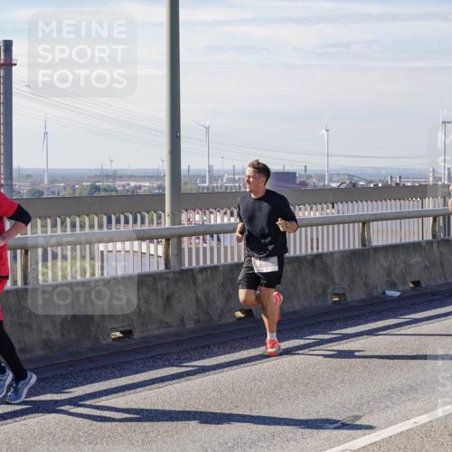 03.10.2025 - Köhlbrandbrückenlauf Michael Burmester http://msf.ph/oto/9074929 03.10.2025 12:40:21 Position 2 4073, 4763 meine-sportfotos.de