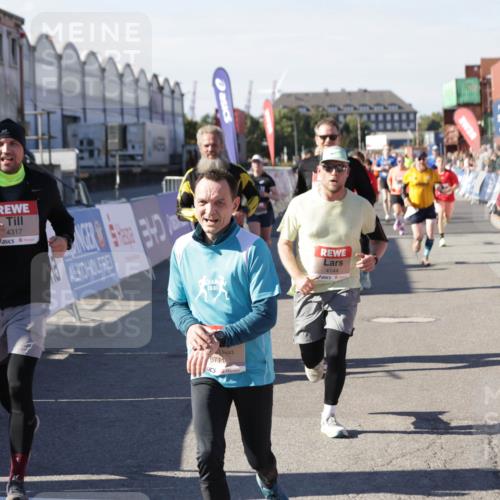 03.10.2025 - Köhlbrandbrückenlauf Jannik Wohlers http://msf.ph/oto/9074937 03.10.2025 13:16:23 Ziel 4144, 4146, 4317, 4347, 4414, 4563, 4586, 4696, 4928, 4952, 5032, 5498, 5684, 5806, 5815, 5836, 5983, 6761, 6771 meine-sportfotos.de