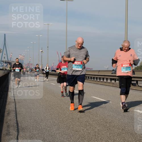 03.10.2025 - Köhlbrandbrückenlauf Fabian Wolf http://msf.ph/oto/9074938 03.10.2025 10:14:29 Position 3 2513, 3097 meine-sportfotos.de