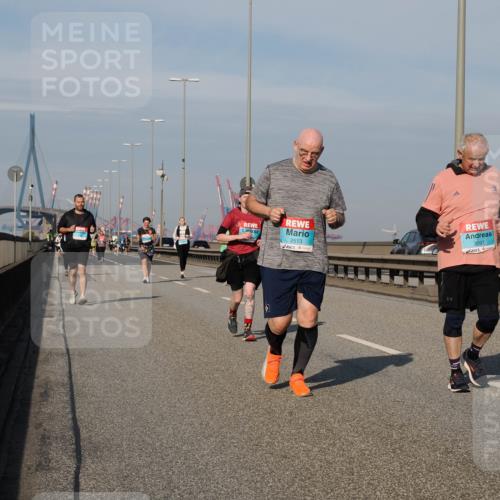 03.10.2025 - Köhlbrandbrückenlauf Fabian Wolf http://msf.ph/oto/9074946 03.10.2025 10:14:29 Position 3 2513, 3097 meine-sportfotos.de