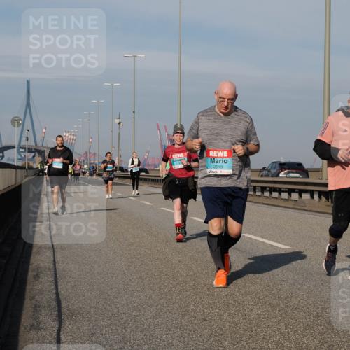 03.10.2025 - Köhlbrandbrückenlauf Fabian Wolf http://msf.ph/oto/9074955 03.10.2025 10:14:30 Position 3 2757, 2513, 3097 meine-sportfotos.de