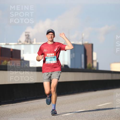 03.10.2025 - Köhlbrandbrückenlauf Jannik Wohlers http://msf.ph/oto/9074968 03.10.2025 09:41:03 Position 3 1035 meine-sportfotos.de