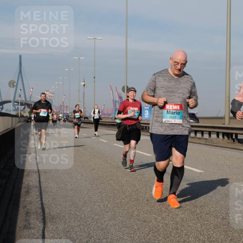 03.10.2025 - Köhlbrandbrückenlauf Fabian Wolf http://msf.ph/oto/9074975 03.10.2025 10:14:30 Position 3 3, 2513, 3097 meine-sportfotos.de
