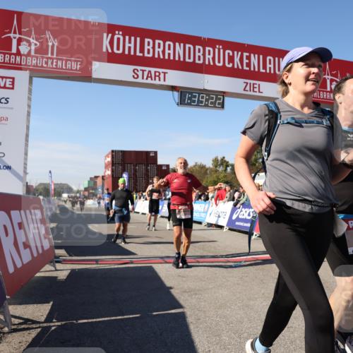 03.10.2025 - Köhlbrandbrückenlauf Lena Gebhardt http://msf.ph/oto/9074976 03.10.2025 13:39:22 Ziel 4531, 4789, 5111, 5741, 5745, 5766, 5988, 5989, 5998, 6560 meine-sportfotos.de