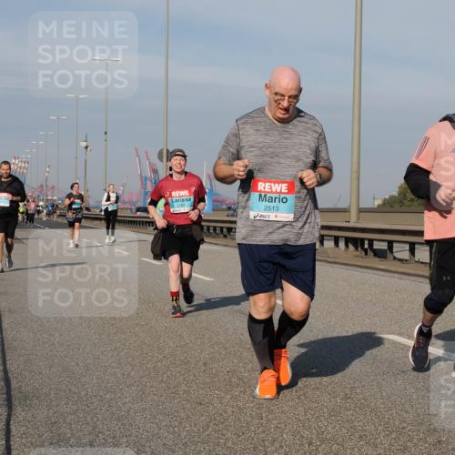 03.10.2025 - Köhlbrandbrückenlauf Fabian Wolf http://msf.ph/oto/9074993 03.10.2025 10:14:31 Position 3 2757, 2513, 3097 meine-sportfotos.de
