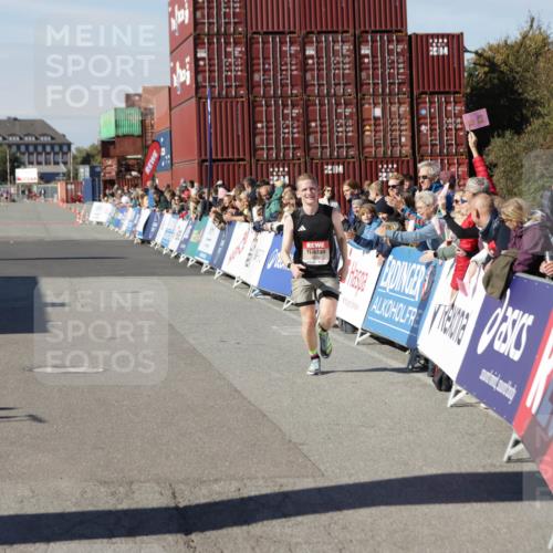 03.10.2025 - Köhlbrandbrückenlauf Jannik Wohlers http://msf.ph/oto/9075010 03.10.2025 12:46:05 Ziel 4004 meine-sportfotos.de
