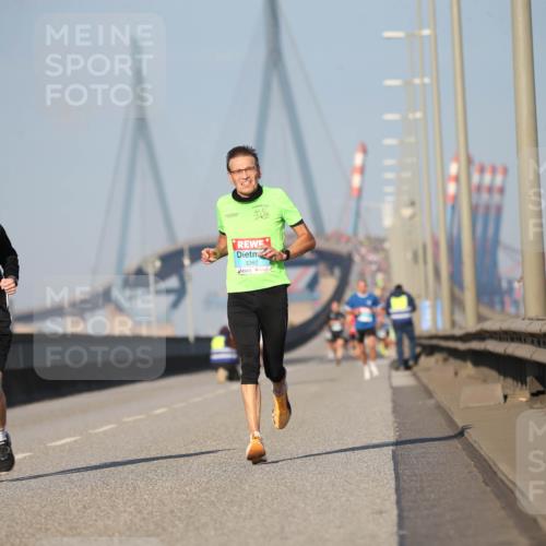 03.10.2025 - Köhlbrandbrückenlauf Jannik Wohlers http://msf.ph/oto/9075025 03.10.2025 09:41:08 Position 3 1029, 3262 meine-sportfotos.de