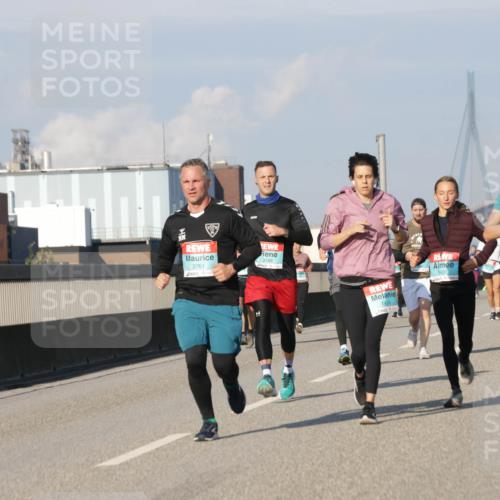 03.10.2025 - Köhlbrandbrückenlauf Jannik Wohlers http://msf.ph/oto/9075033 03.10.2025 09:51:23 Position 3 2761, 1424, 3409, 1626 meine-sportfotos.de