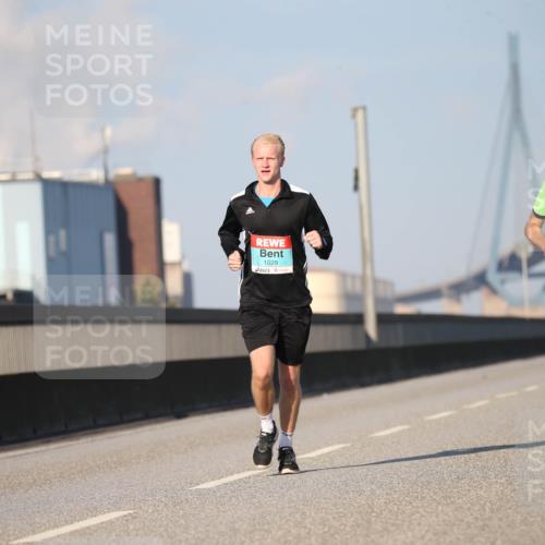 03.10.2025 - Köhlbrandbrückenlauf Jannik Wohlers http://msf.ph/oto/9075042 03.10.2025 09:41:09 Position 3 1029, 3262 meine-sportfotos.de