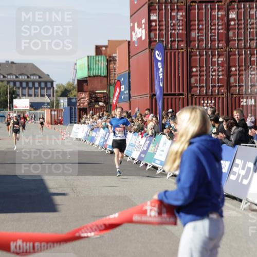 03.10.2025 - Köhlbrandbrückenlauf Jannik Wohlers http://msf.ph/oto/9075043 03.10.2025 12:46:33 Ziel 4033 meine-sportfotos.de