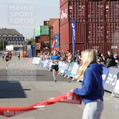 03.10.2025 - Köhlbrandbrückenlauf Jannik Wohlers http://msf.ph/oto/9075053 03.10.2025 12:46:33 Ziel 4033 meine-sportfotos.de