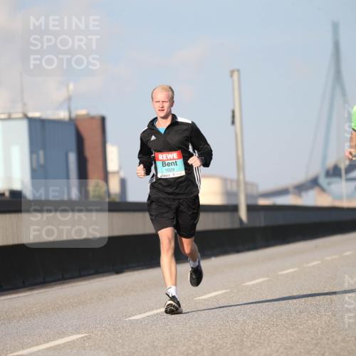 03.10.2025 - Köhlbrandbrückenlauf Jannik Wohlers http://msf.ph/oto/9075055 03.10.2025 09:41:10 Position 3 1029, 3262 meine-sportfotos.de