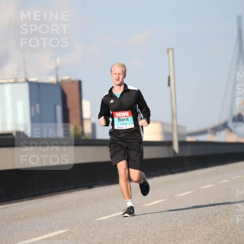 03.10.2025 - Köhlbrandbrückenlauf Jannik Wohlers http://msf.ph/oto/9075059 03.10.2025 09:41:10 Position 3 1029, 3262 meine-sportfotos.de