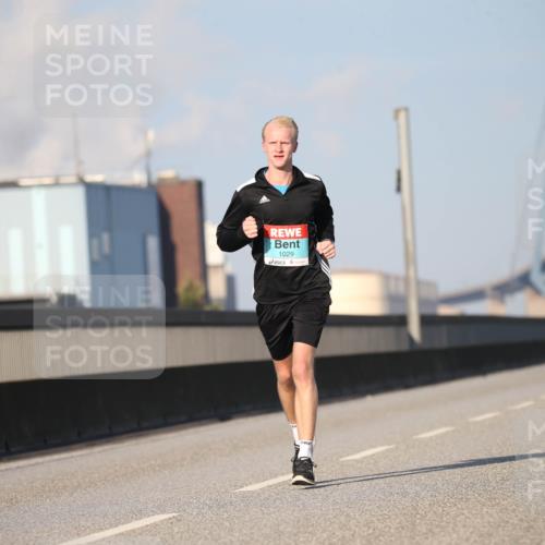 03.10.2025 - Köhlbrandbrückenlauf Jannik Wohlers http://msf.ph/oto/9075071 03.10.2025 09:41:10 Position 3 1029, 3262 meine-sportfotos.de