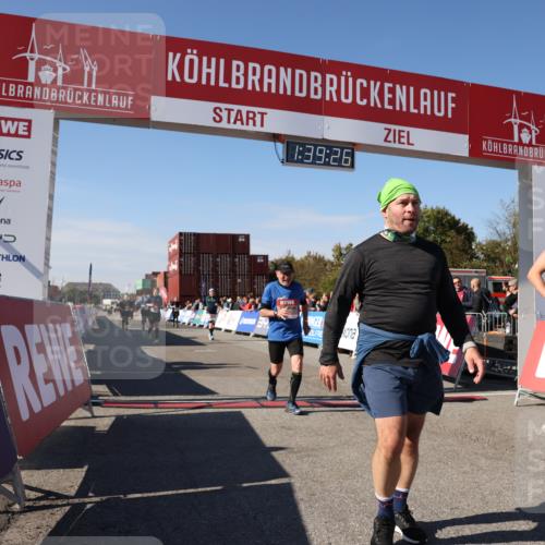 03.10.2025 - Köhlbrandbrückenlauf Lena Gebhardt http://msf.ph/oto/9075098 03.10.2025 13:39:26 Ziel 4789, 5111, 5135, 5444, 5741, 5745, 5766, 5988, 5989, 5991, 5998, 6259, 6560 meine-sportfotos.de
