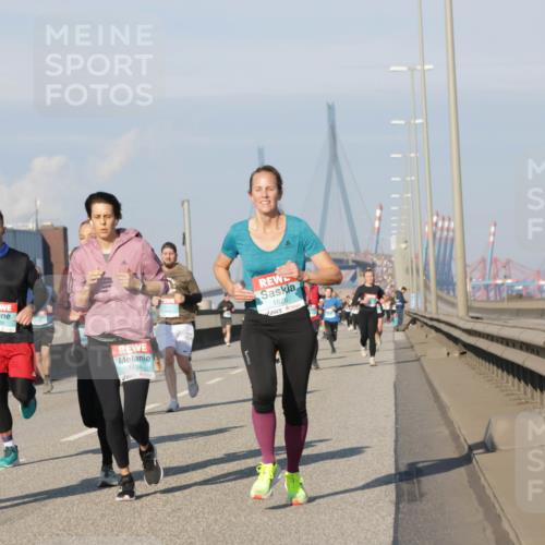03.10.2025 - Köhlbrandbrückenlauf Jannik Wohlers http://msf.ph/oto/9075111 03.10.2025 09:51:24 Position 3 2761, 3188, 1424, 1626 meine-sportfotos.de