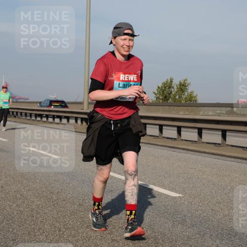 03.10.2025 - Köhlbrandbrückenlauf Fabian Wolf http://msf.ph/oto/9075134 03.10.2025 10:14:34 Position 3  meine-sportfotos.de