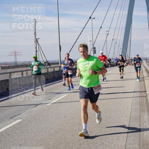 03.10.2025 - Köhlbrandbrückenlauf Michael Burmester http://msf.ph/oto/9075160 03.10.2025 12:40:32 Position 2 4820 meine-sportfotos.de