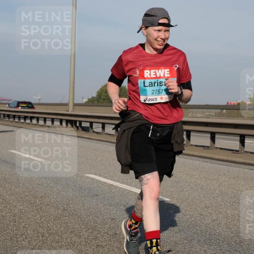 03.10.2025 - Köhlbrandbrückenlauf Fabian Wolf http://msf.ph/oto/9075161 03.10.2025 10:14:34 Position 3 2757 meine-sportfotos.de