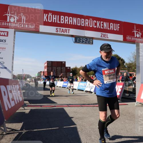 03.10.2025 - Köhlbrandbrückenlauf Lena Gebhardt http://msf.ph/oto/9075169 03.10.2025 13:39:29 Ziel 4621, 4789, 5135, 5176, 5444, 5741, 5745, 5988, 5989, 5991, 5998, 6259, 6560 meine-sportfotos.de