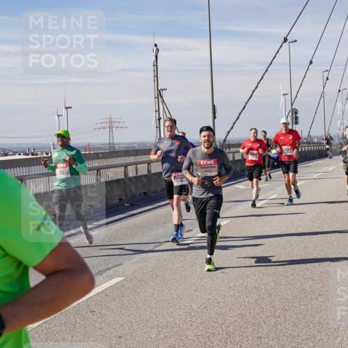 03.10.2025 - Köhlbrandbrückenlauf Michael Burmester http://msf.ph/oto/9075178 03.10.2025 12:40:33 Position 2 4172 meine-sportfotos.de