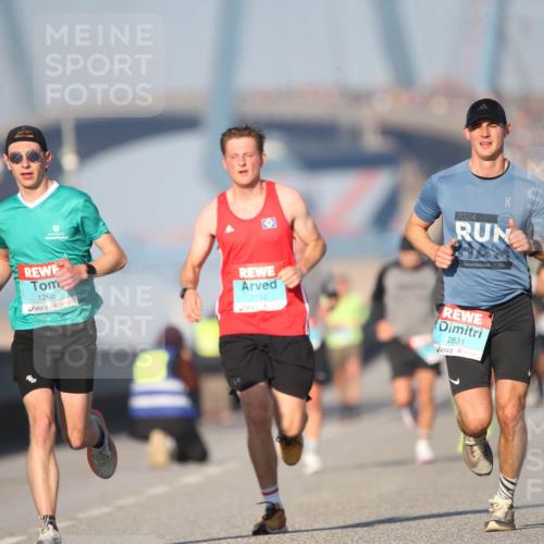 03.10.2025 - Köhlbrandbrückenlauf Jannik Wohlers http://msf.ph/oto/9075184 03.10.2025 09:41:42 Position 3 1268, 3152, 2024, 2831 meine-sportfotos.de