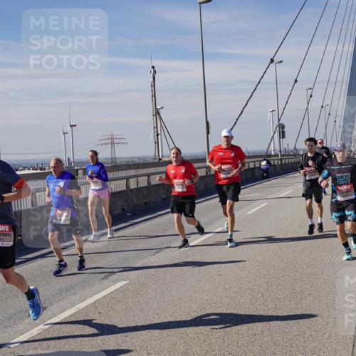 03.10.2025 - Köhlbrandbrückenlauf Michael Burmester http://msf.ph/oto/9075200 03.10.2025 12:40:35 Position 2 5671 meine-sportfotos.de