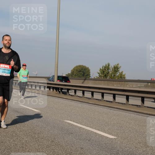 03.10.2025 - Köhlbrandbrückenlauf Fabian Wolf http://msf.ph/oto/9075206 03.10.2025 10:14:36 Position 3 2390 meine-sportfotos.de