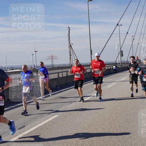 03.10.2025 - Köhlbrandbrückenlauf Michael Burmester http://msf.ph/oto/9075209 03.10.2025 12:40:35 Position 2 5671 meine-sportfotos.de