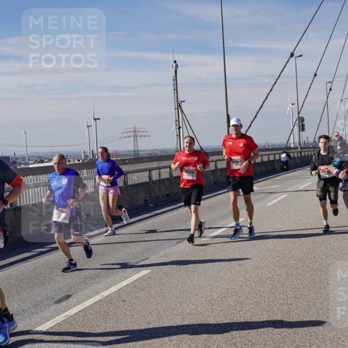 03.10.2025 - Köhlbrandbrückenlauf Michael Burmester http://msf.ph/oto/9075219 03.10.2025 12:40:35 Position 2 5671 meine-sportfotos.de