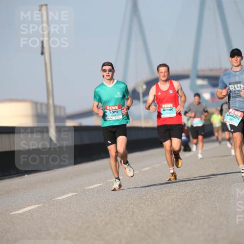 03.10.2025 - Köhlbrandbrückenlauf Jannik Wohlers http://msf.ph/oto/9075247 03.10.2025 09:41:46 Position 3 2024, 1268, 2831 meine-sportfotos.de