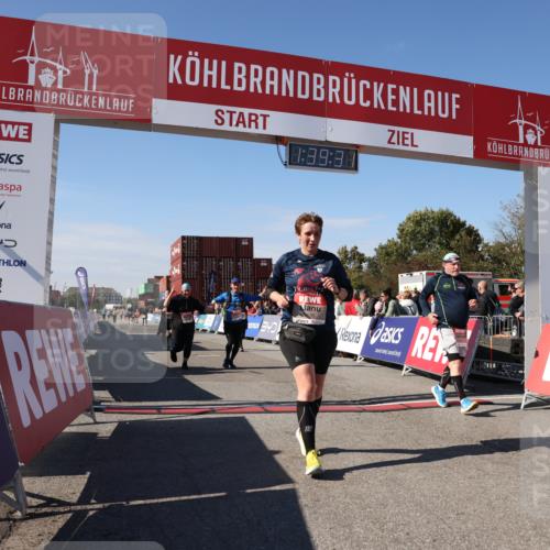 03.10.2025 - Köhlbrandbrückenlauf Lena Gebhardt http://msf.ph/oto/9075264 03.10.2025 13:39:32 Ziel 4621, 5135, 5176, 5444, 5741, 5745, 5991, 5998, 6259, 6560 meine-sportfotos.de