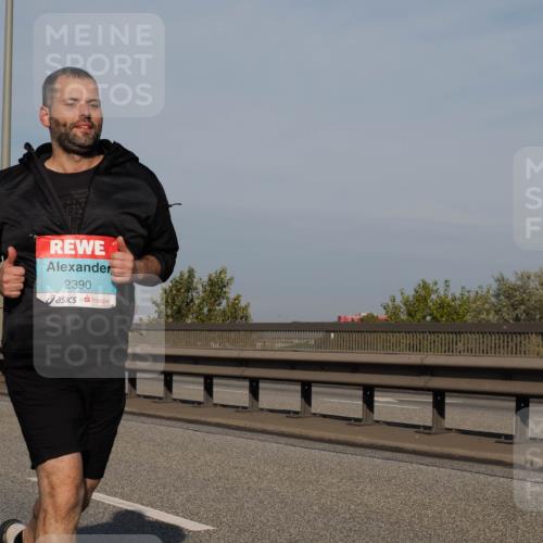 03.10.2025 - Köhlbrandbrückenlauf Fabian Wolf http://msf.ph/oto/9075273 03.10.2025 10:14:38 Position 3 2390 meine-sportfotos.de