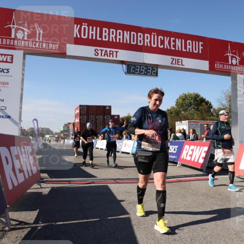03.10.2025 - Köhlbrandbrückenlauf Lena Gebhardt http://msf.ph/oto/9075275 03.10.2025 13:39:32 Ziel 4621, 5135, 5176, 5444, 5741, 5745, 5991, 5998, 6259, 6560 meine-sportfotos.de