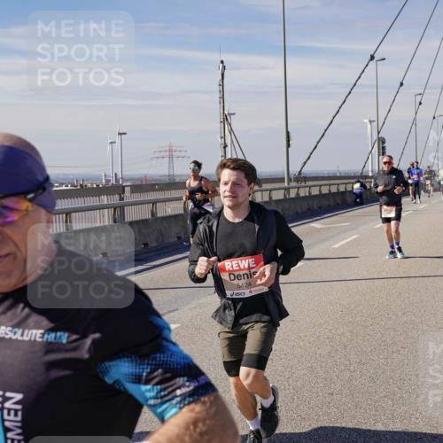 03.10.2025 - Köhlbrandbrückenlauf Michael Burmester http://msf.ph/oto/9075283 03.10.2025 12:40:38 Position 2 5424 meine-sportfotos.de