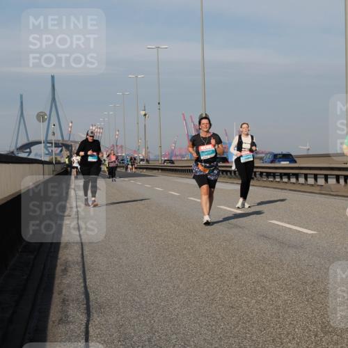 03.10.2025 - Köhlbrandbrückenlauf Fabian Wolf http://msf.ph/oto/9075287 03.10.2025 10:14:39 Position 3 3040 meine-sportfotos.de