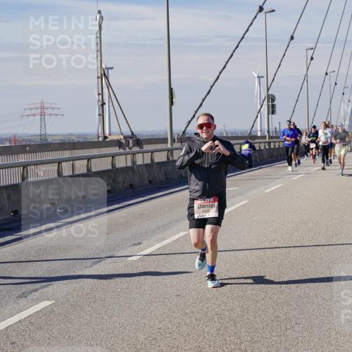 03.10.2025 - Köhlbrandbrückenlauf Michael Burmester http://msf.ph/oto/9075306 03.10.2025 12:40:39 Position 2 6032 meine-sportfotos.de