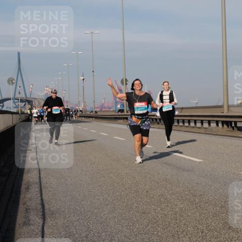 03.10.2025 - Köhlbrandbrückenlauf Fabian Wolf http://msf.ph/oto/9075311 03.10.2025 10:14:40 Position 3 3040 meine-sportfotos.de